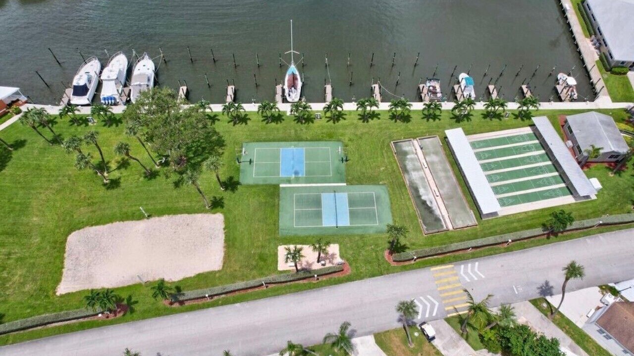 Photo of Others in Hutchinson Island South
