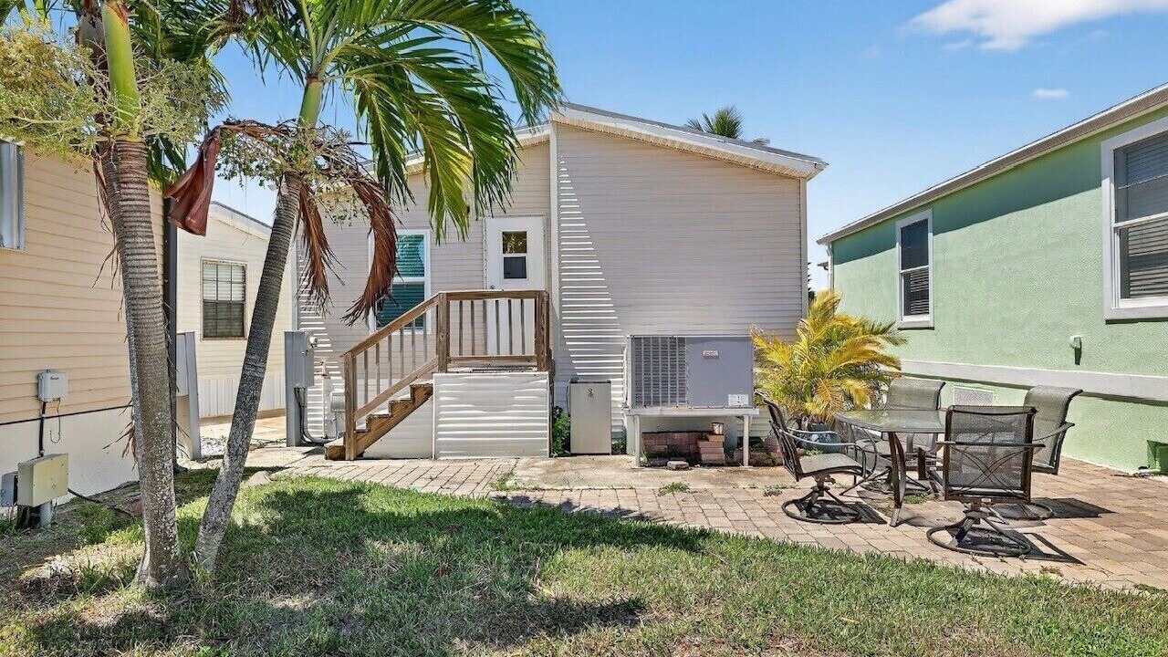 Photo of Others in Hutchinson Island South