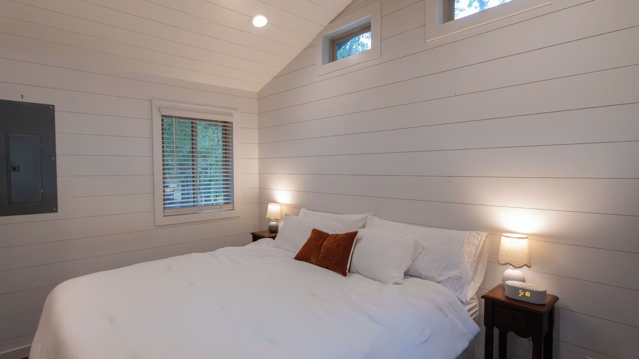 Photo of Bedroom in Central