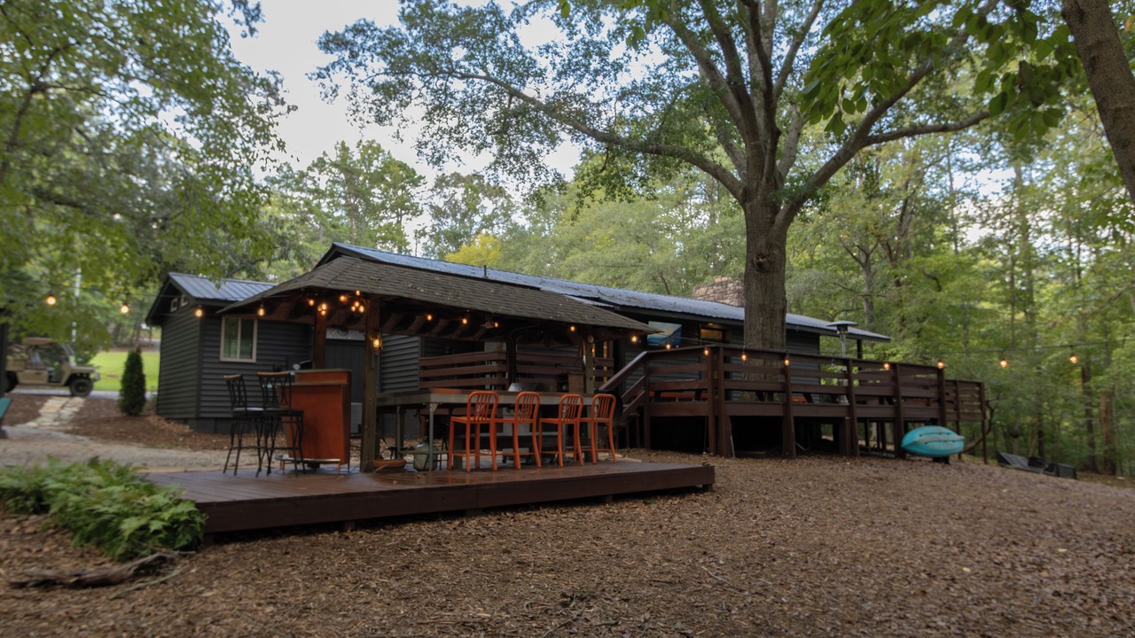Photo of Outdoor in Central