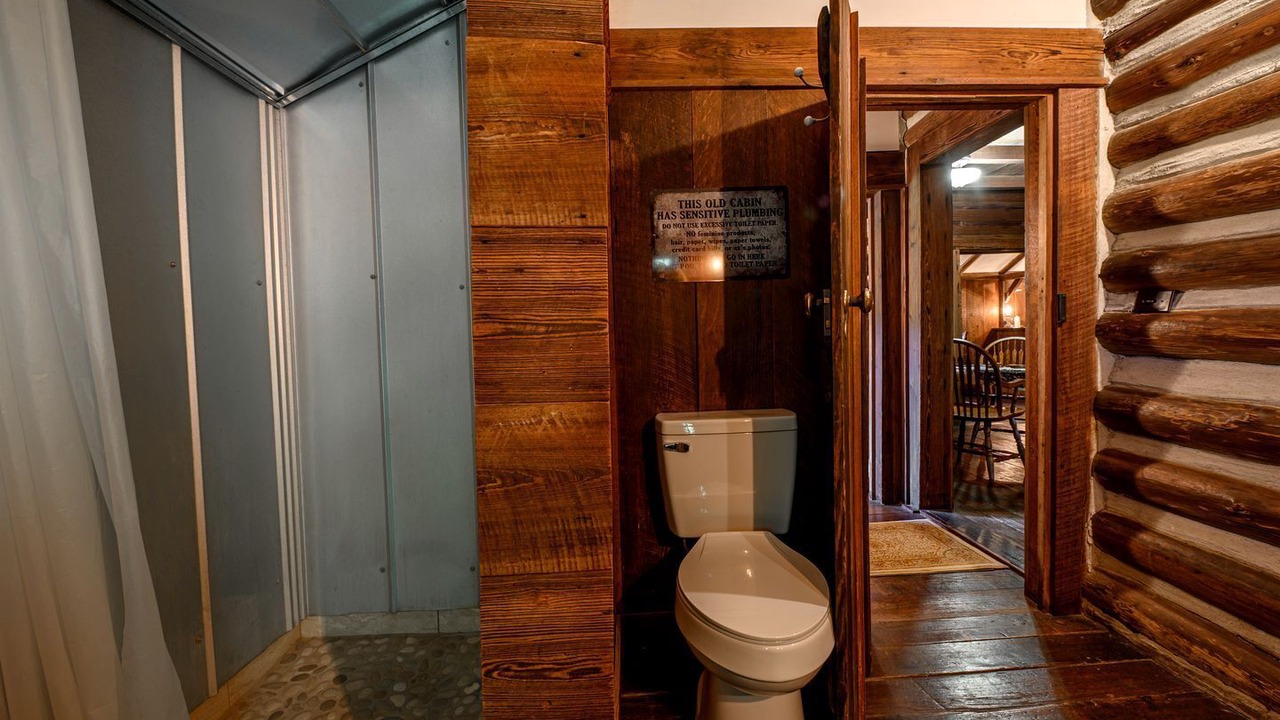 Photo of Bathroom in Claxton