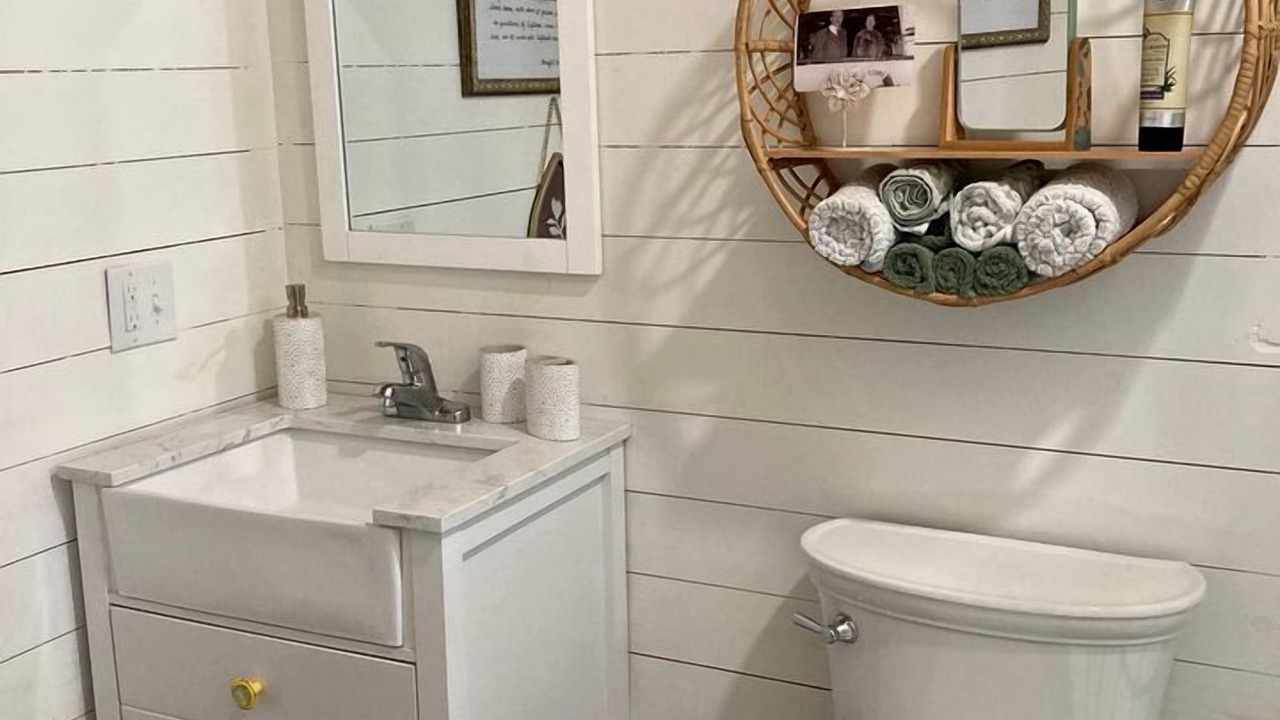 Photo of Bathroom in Midway
