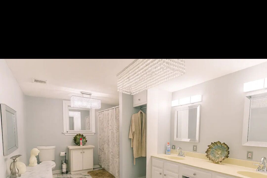 Photo of Bathroom in Garden City
