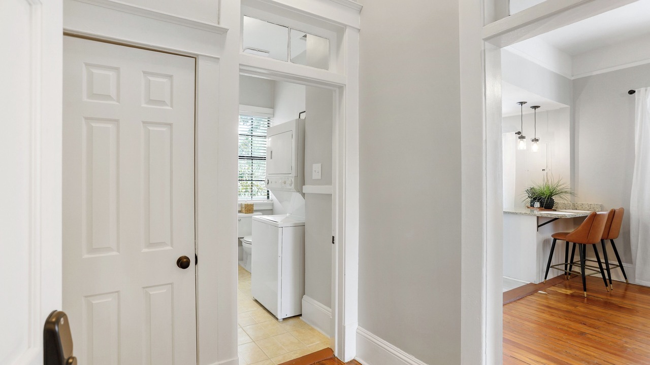 Photo of Bedroom in Metropolitan