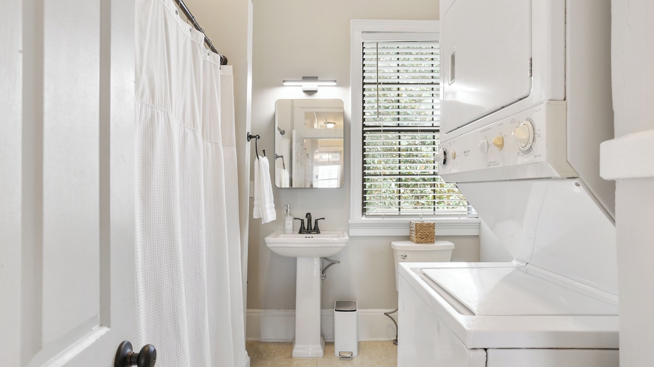 Photo of Bathroom in Metropolitan