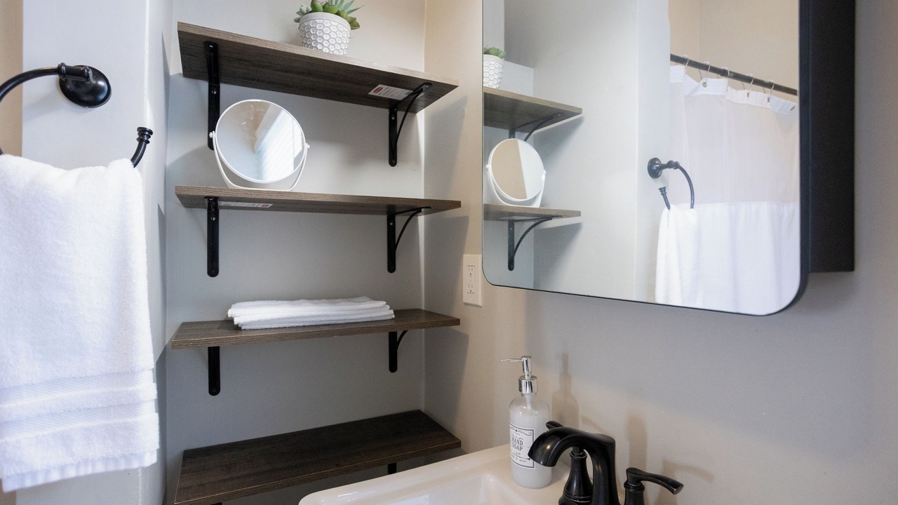 Photo of Bathroom in Metropolitan