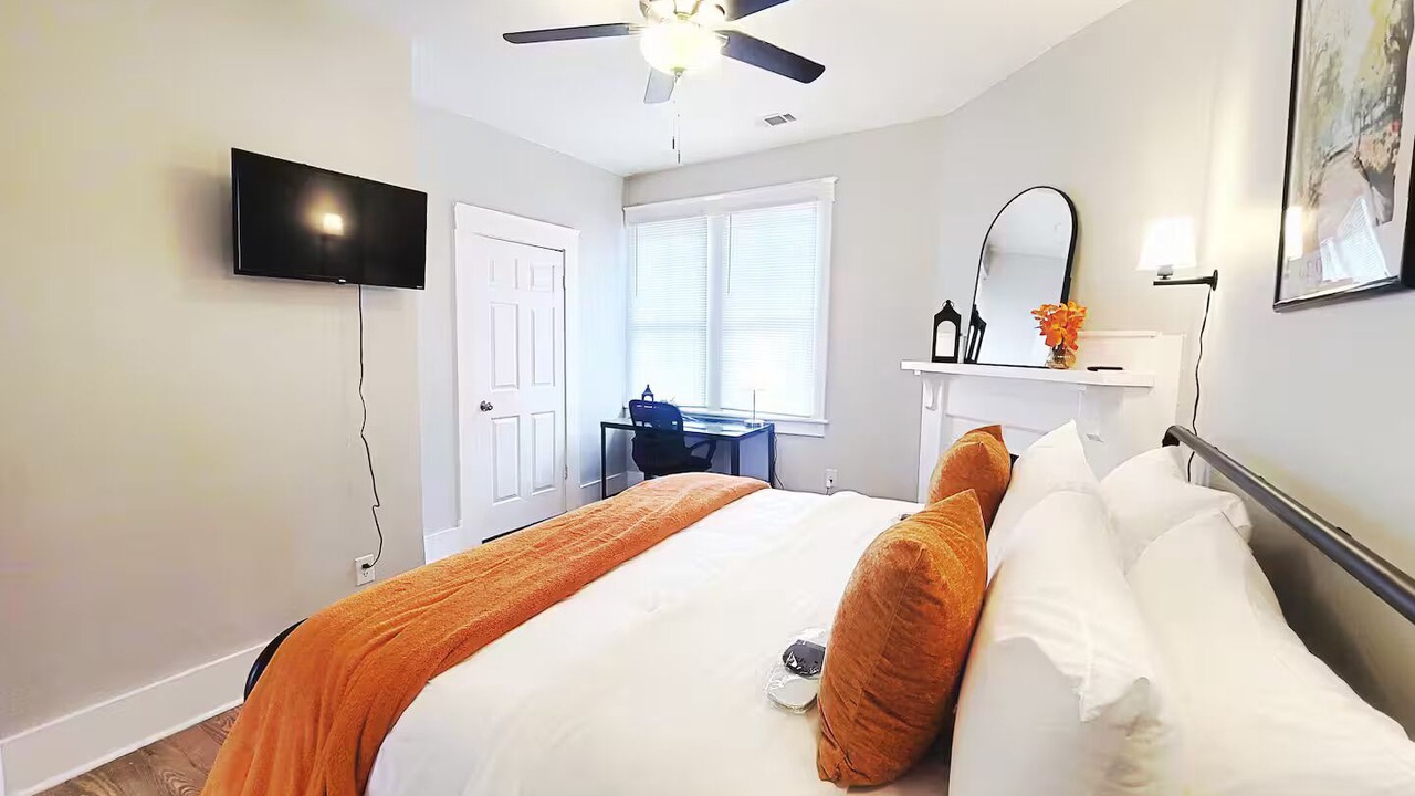 Photo of Bedroom in Midtown