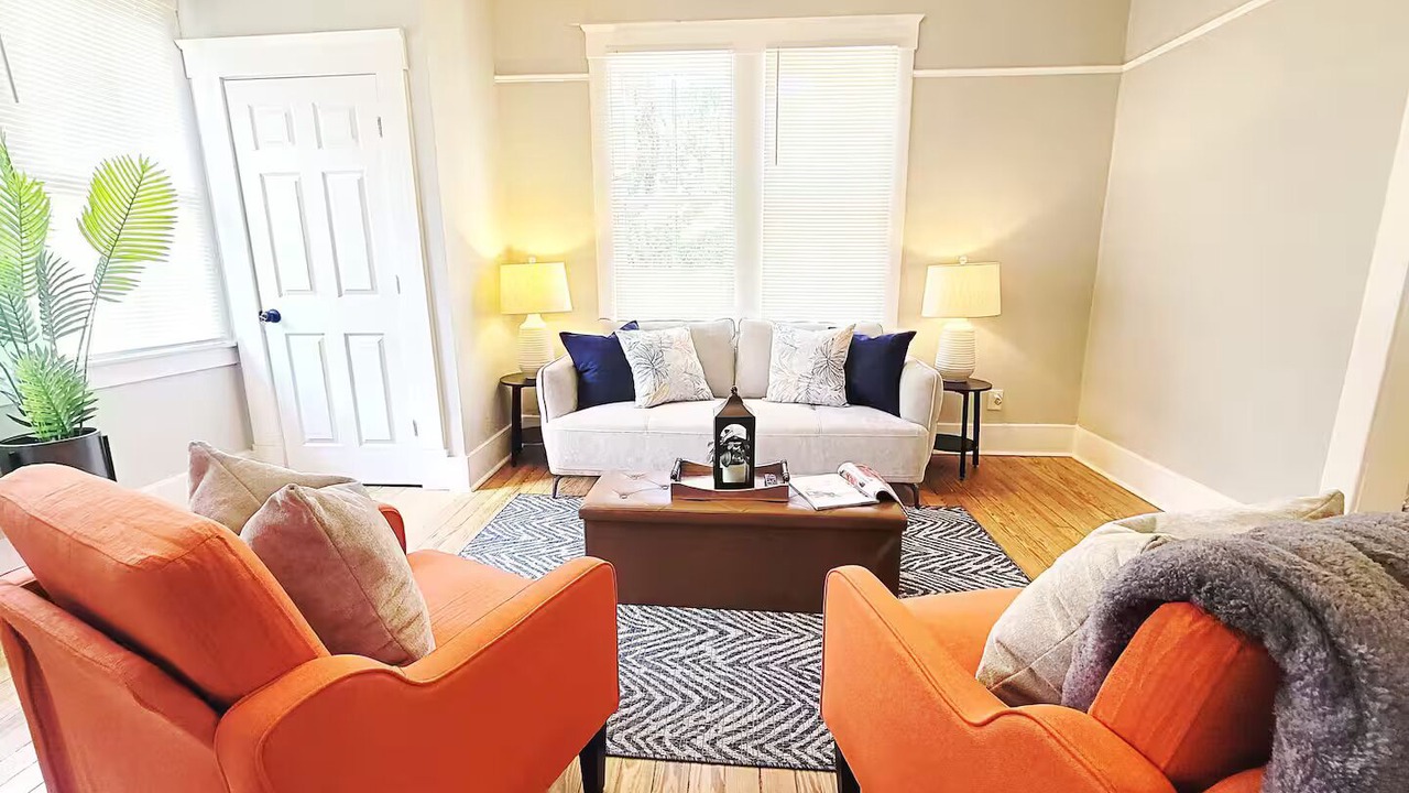 Photo of Livingroom in Midtown