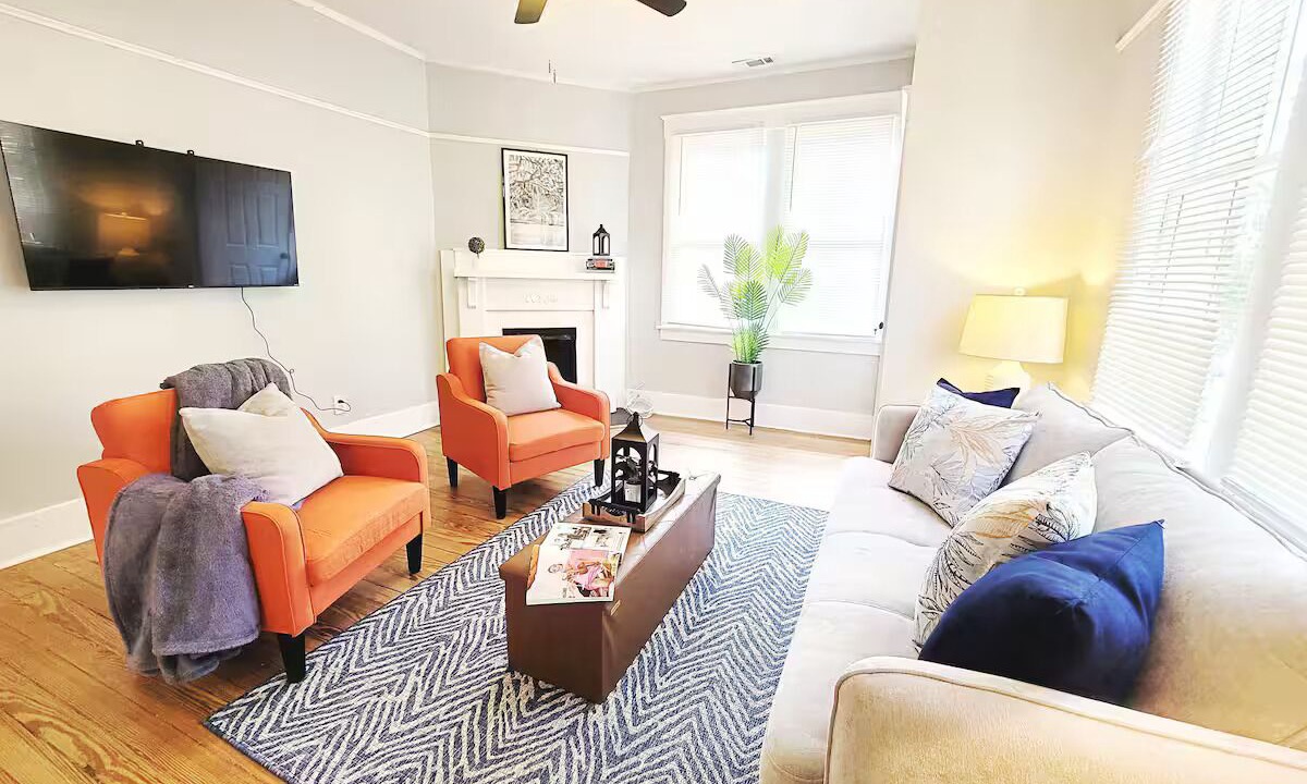 Photo of Livingroom in Midtown