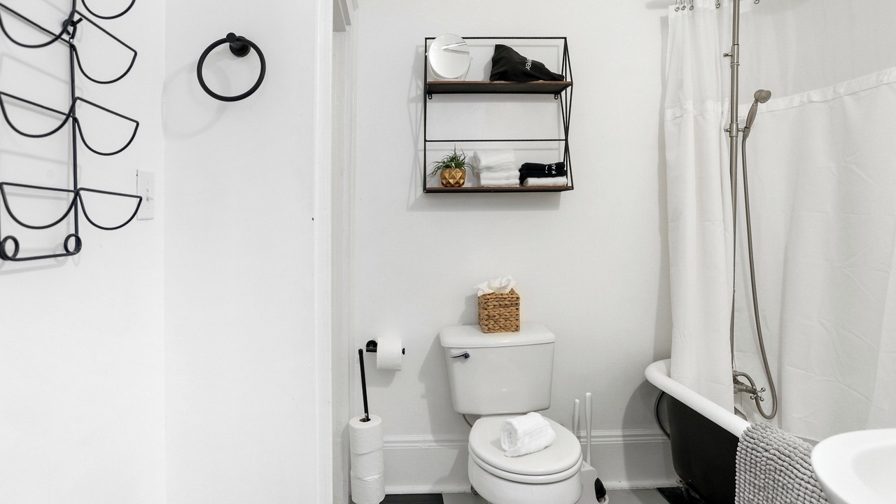 Photo of Bathroom in Metropolitan