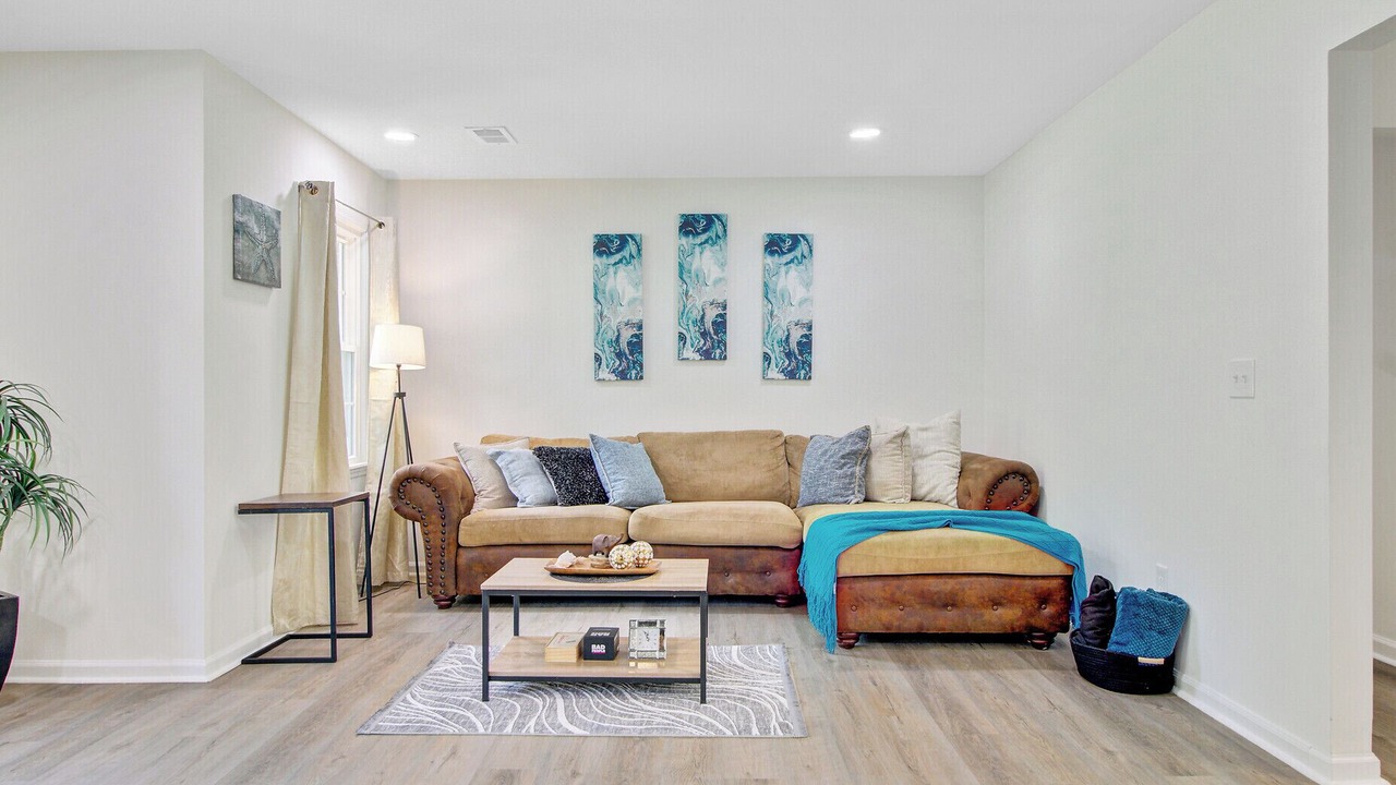Photo of Livingroom in Summerville Historic District