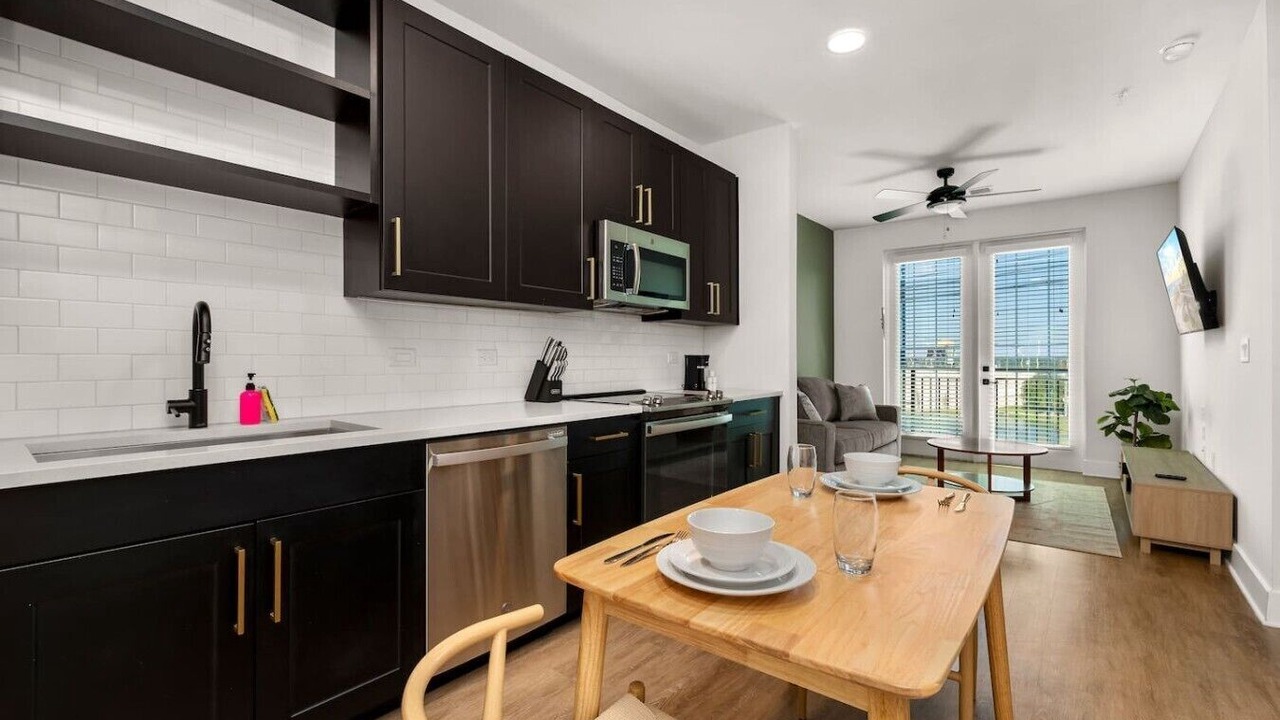 Photo of Kitchen in Carver City - Lincoln Gardens