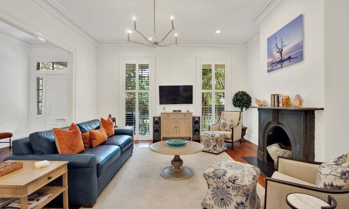 Photo of Livingroom in Savannah Victorian District