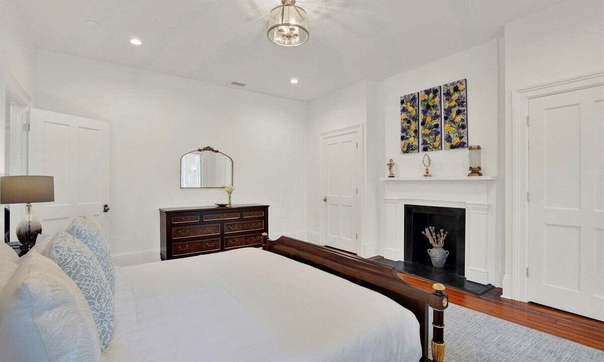 Photo of Livingroom in Savannah Victorian District