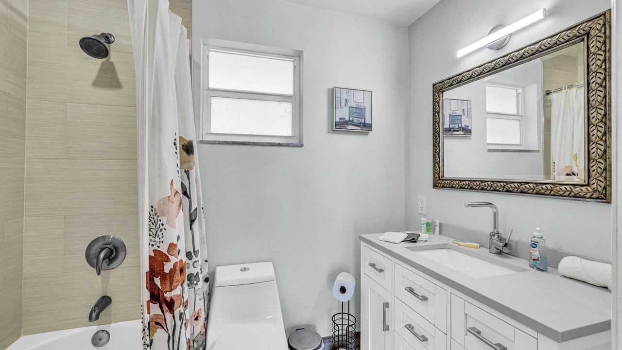 Photo of Bathroom in Tropic Palms