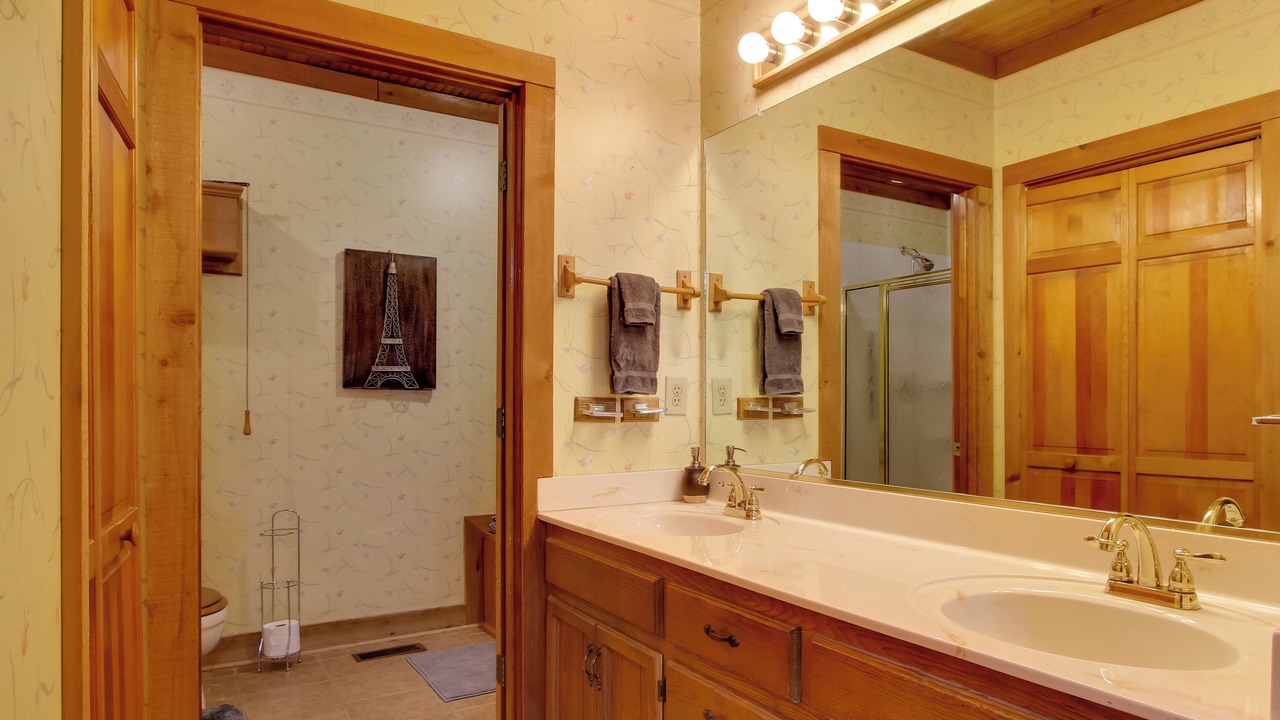 Photo of Bathroom in Gracewood