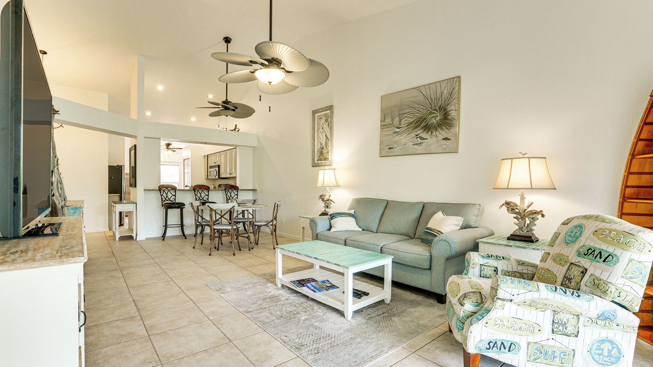 Photo of Livingroom in Crown Pointe