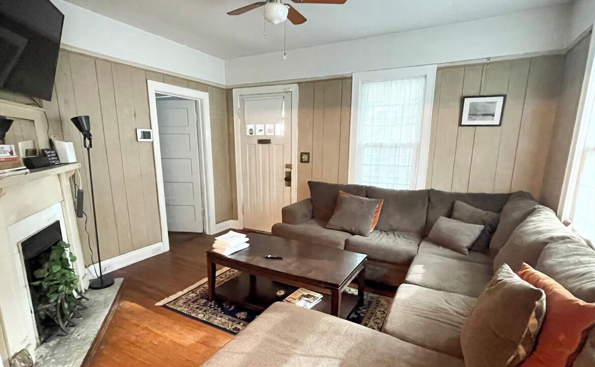 Photo of Livingroom in Midtown