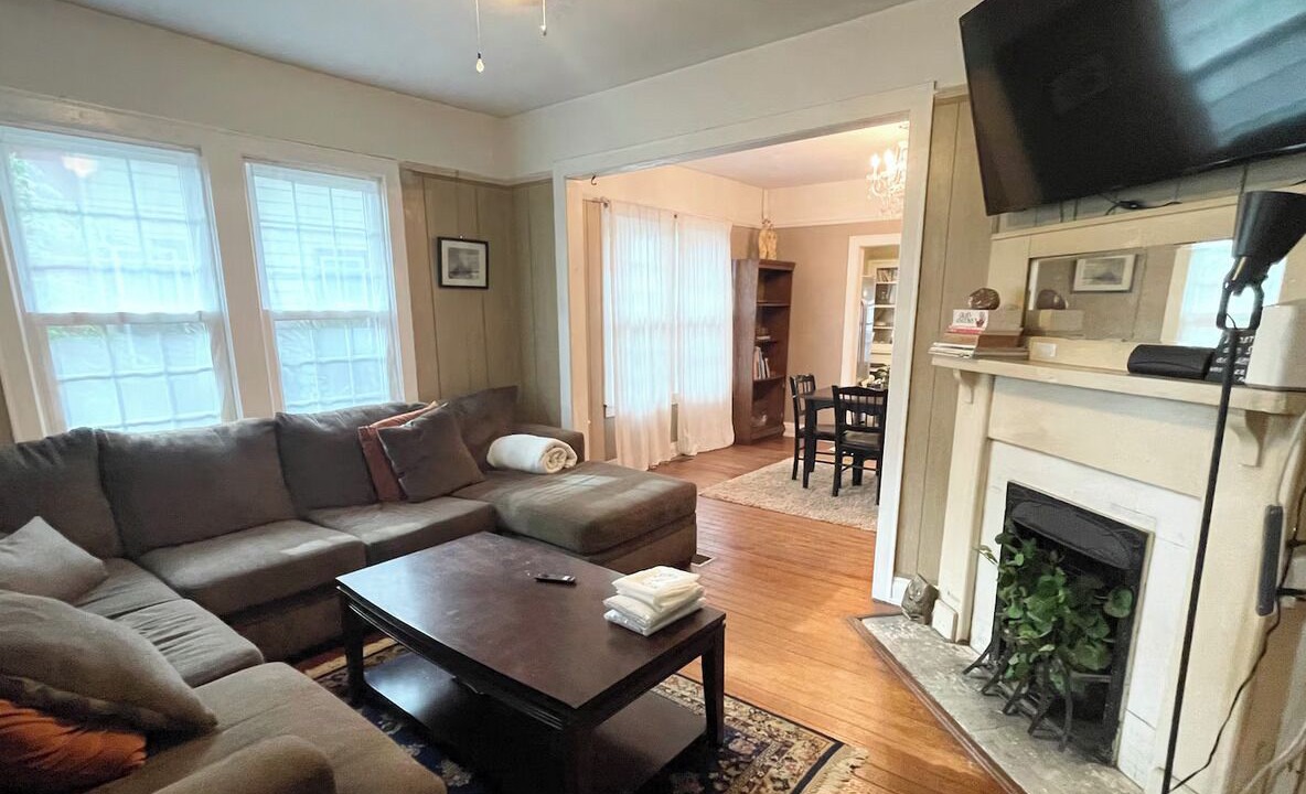 Photo of Livingroom in Midtown