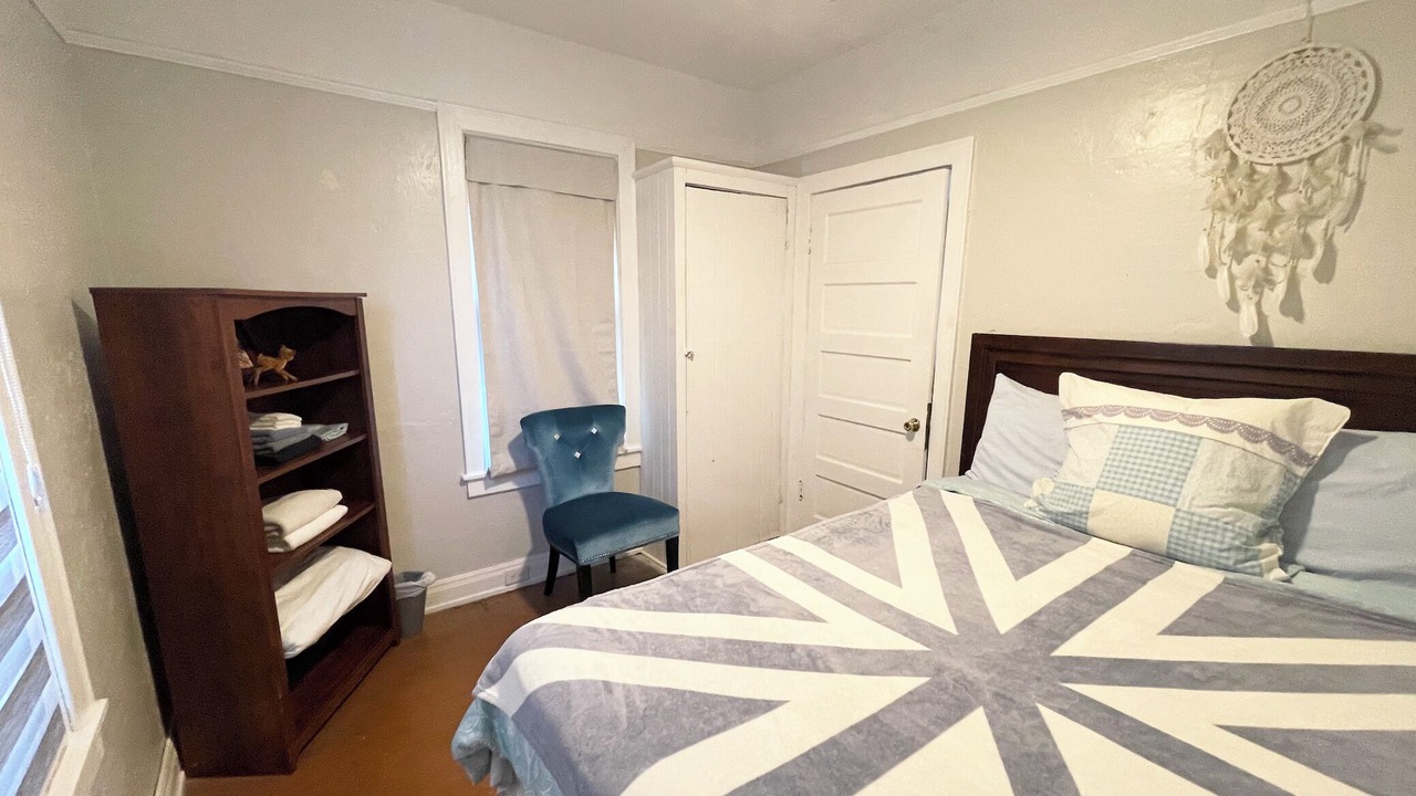 Photo of Bedroom in Midtown