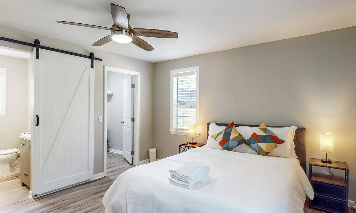 Photo of Bedroom in Bloomingdale
