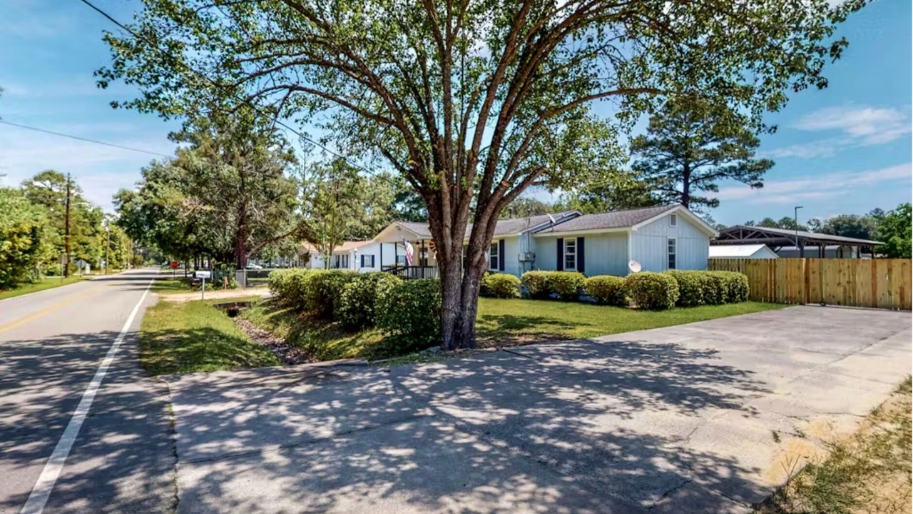 Photo of Outdoor in Bloomingdale