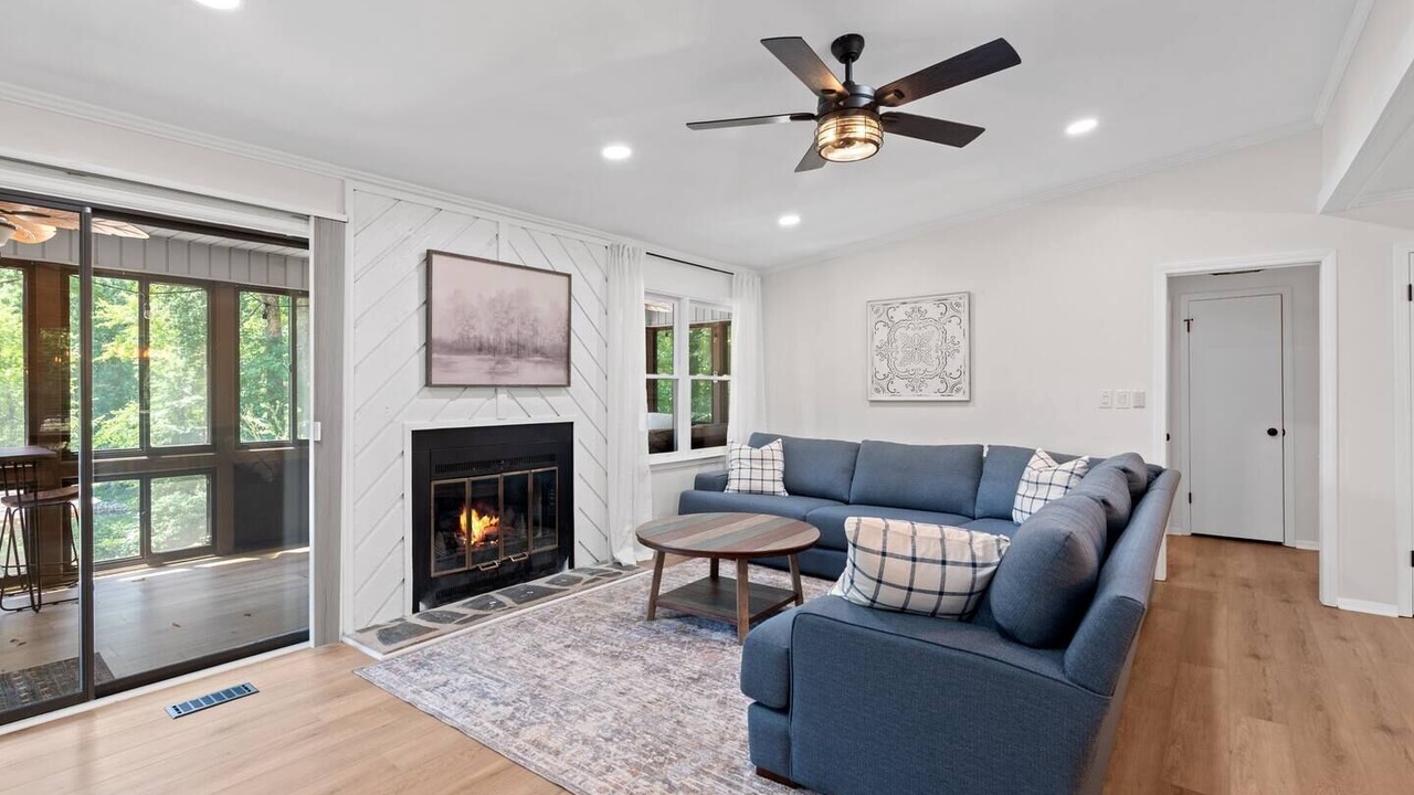 Photo of Livingroom in West Union