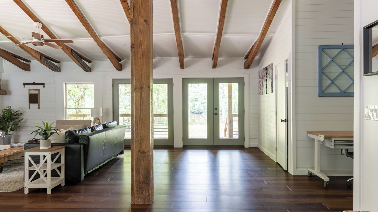 Photo of Livingroom in Buford