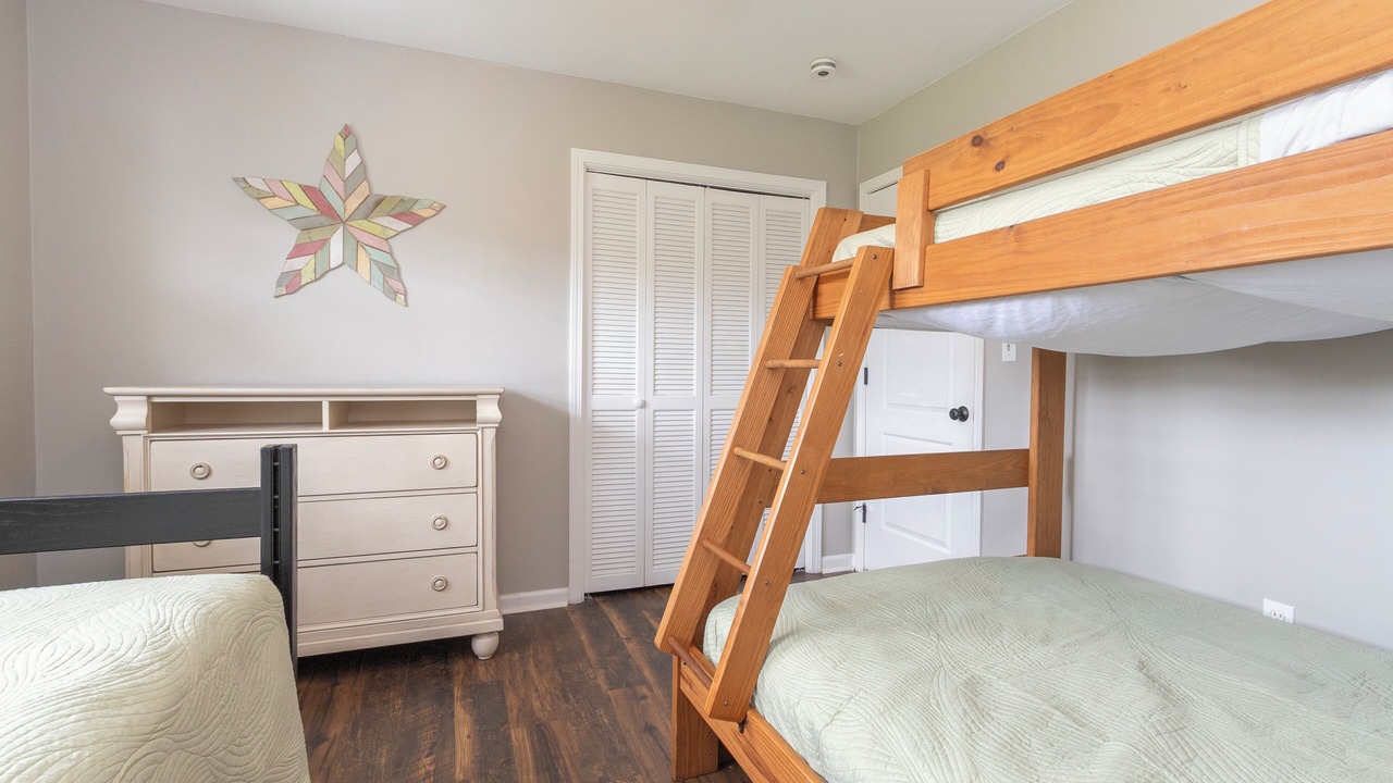Photo of Bedroom in Northlake