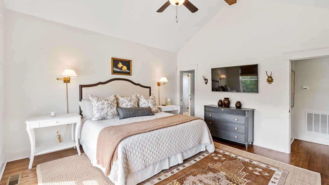 Photo of Bedroom in Six Mile