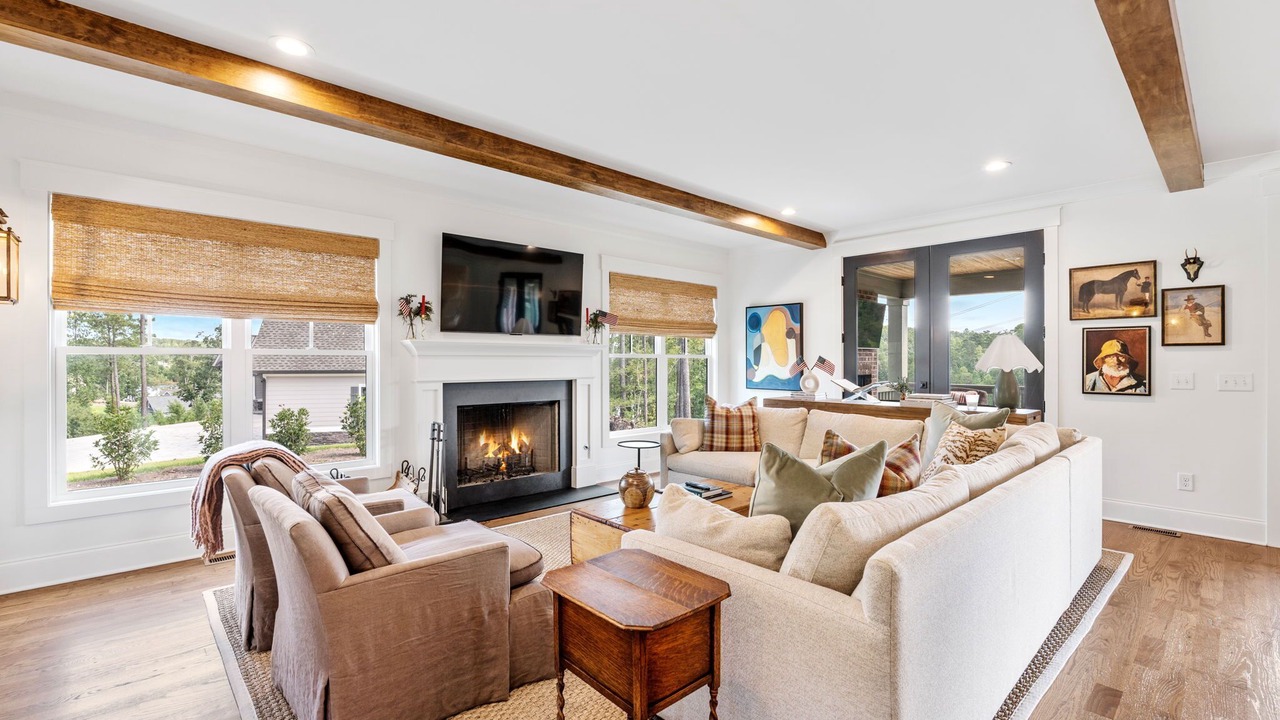 Photo of Livingroom in Six Mile
