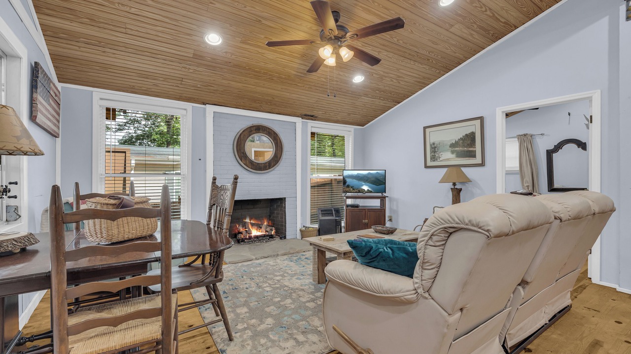 Photo of Livingroom in Mountain Rest