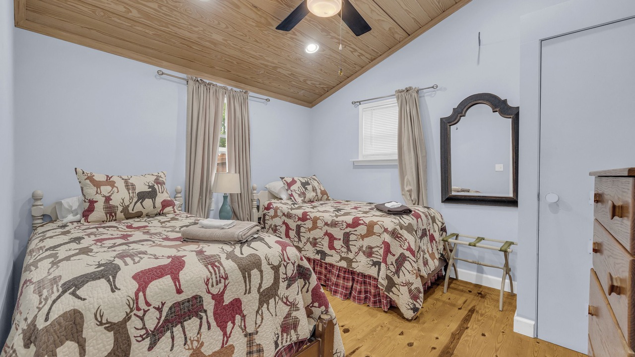 Photo of Bedroom in Mountain Rest