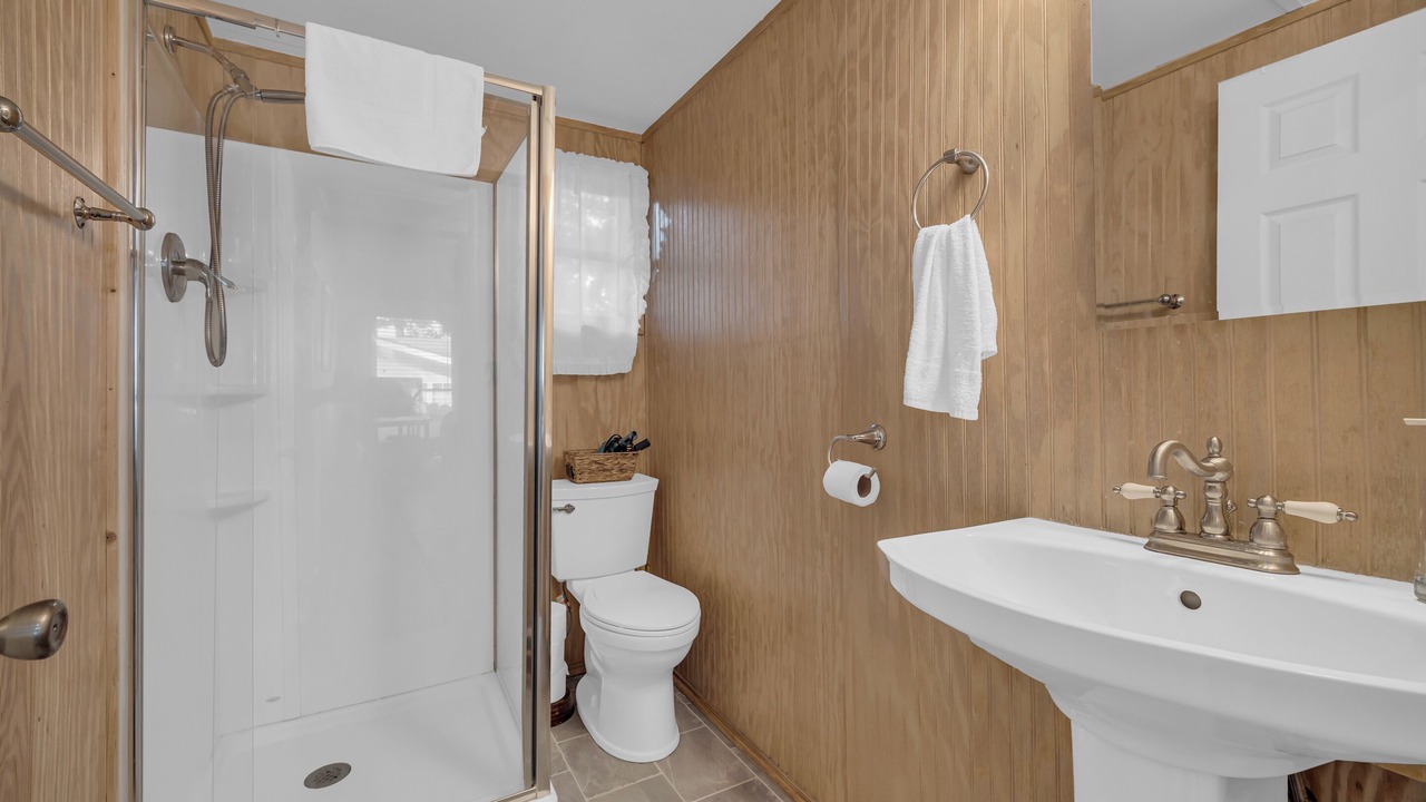Photo of Bathroom in Mountain Rest