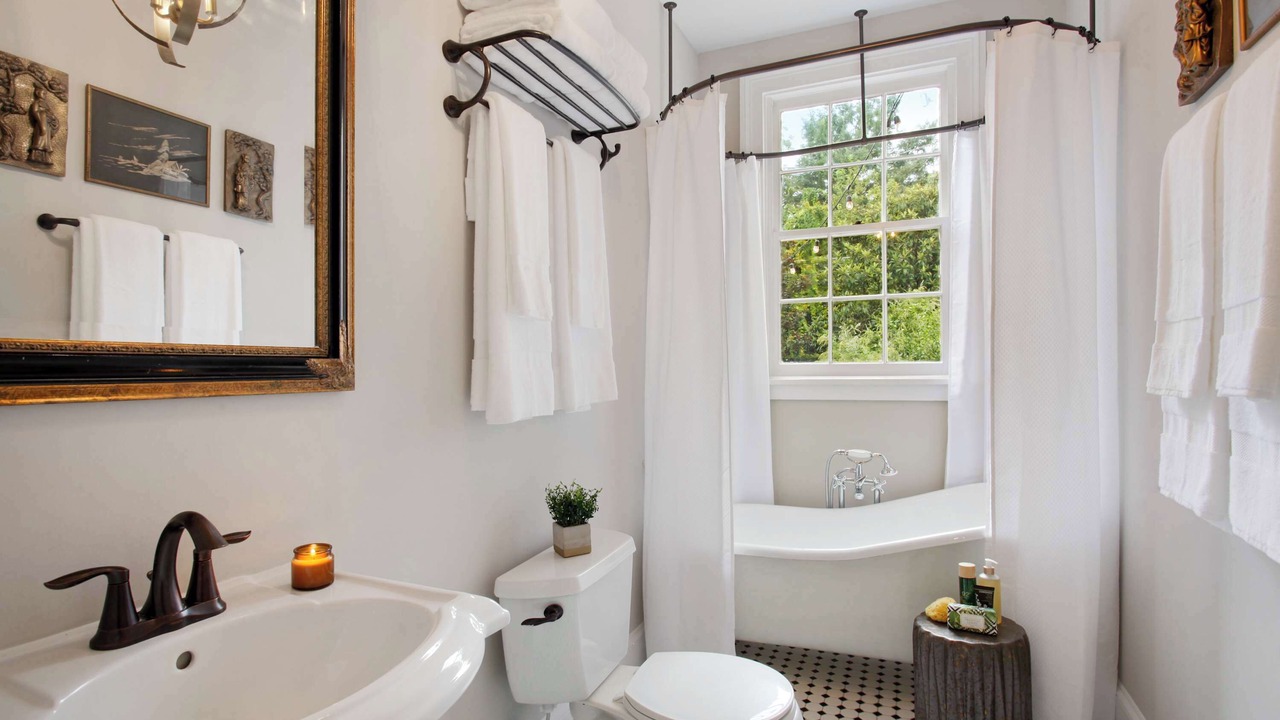 Photo of Bathroom in Beach Institute