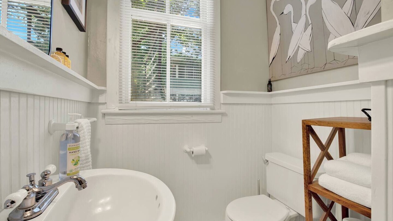 Photo of Bathroom in Thomas Square