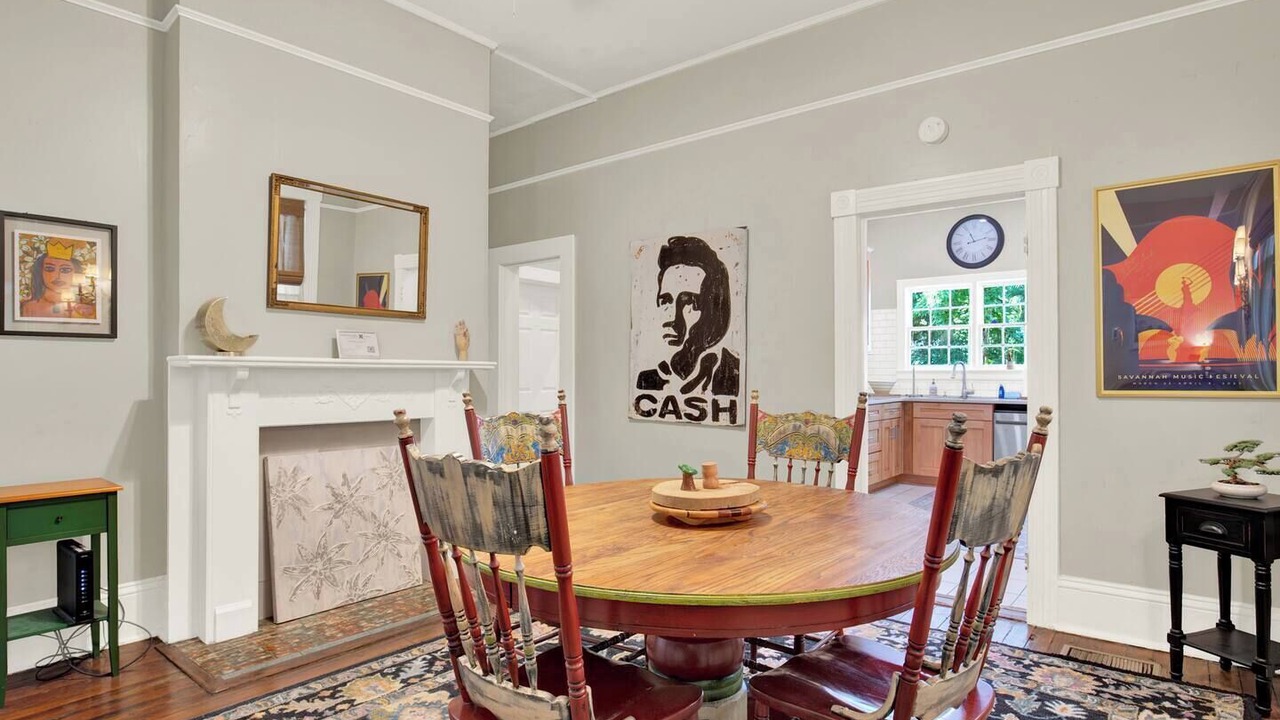 Photo of Livingroom in Thomas Square