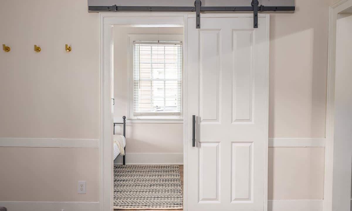Photo of Bedroom in Savannah Victorian District