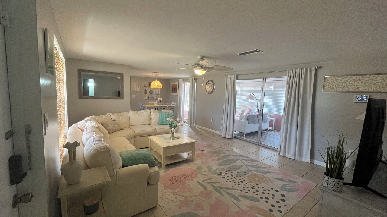 Photo of Livingroom in Venice Gardens