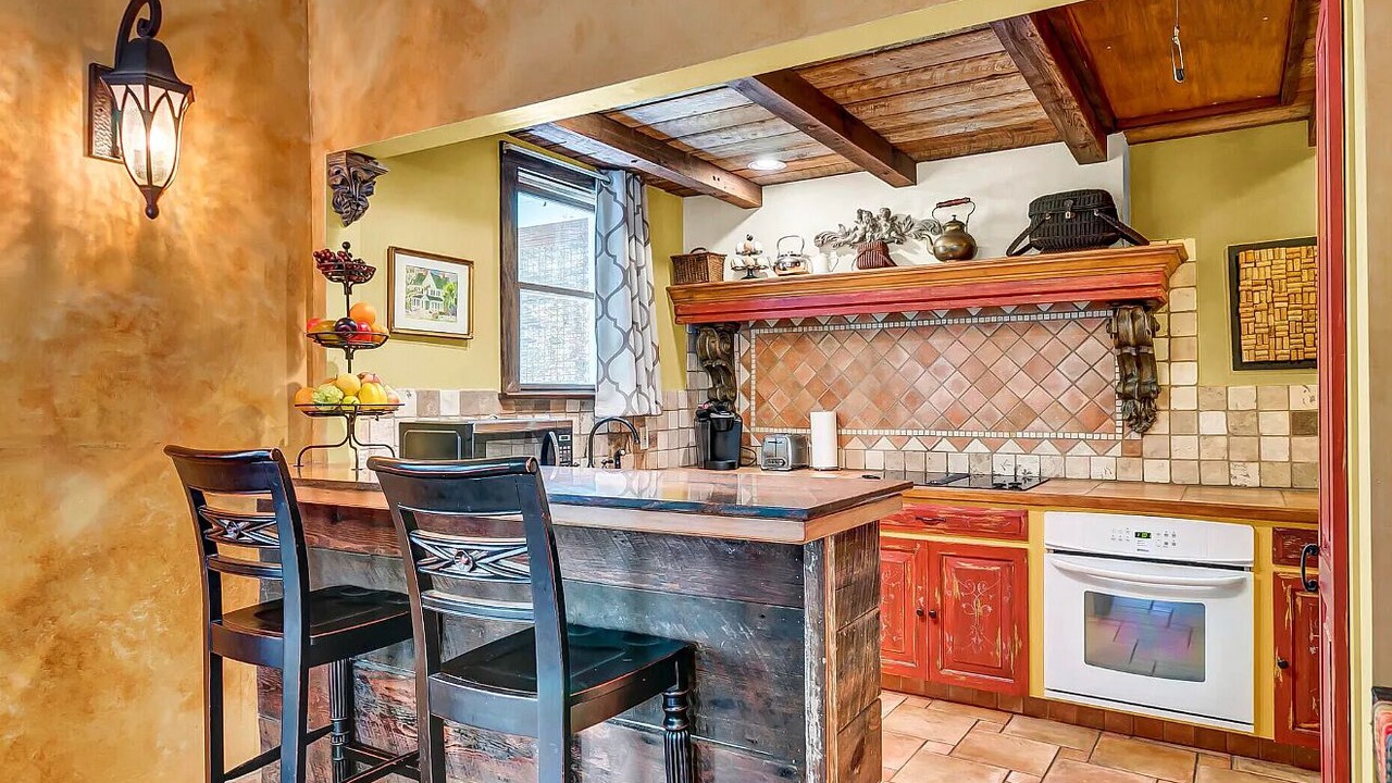 Photo of Kitchen in Summerville Historic District