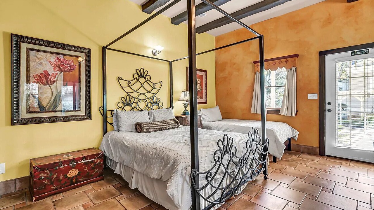 Photo of Bedroom in Summerville Historic District