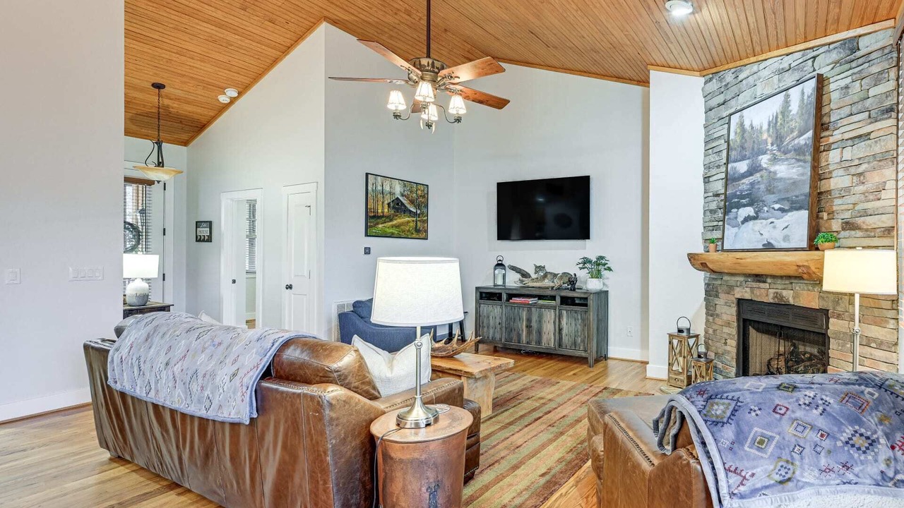 Photo of Livingroom in Bear Lake Reserve