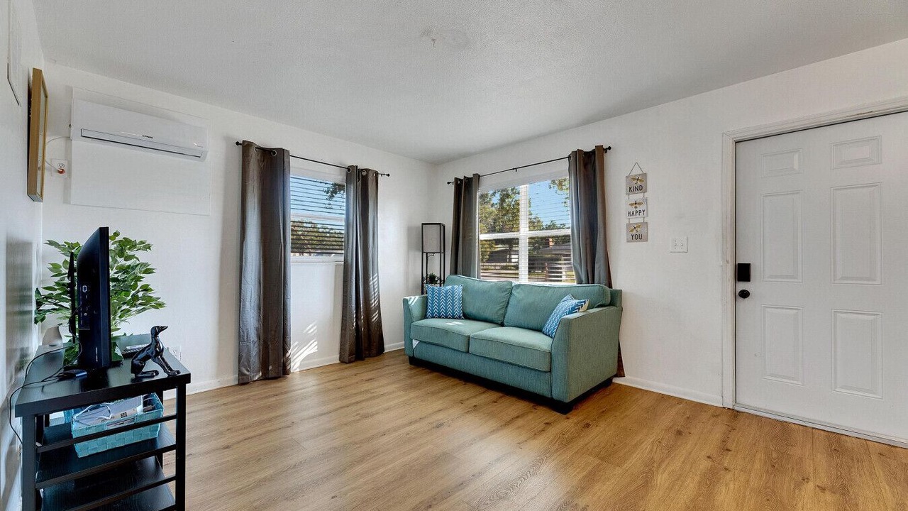 Photo of Livingroom in Sun Bay South