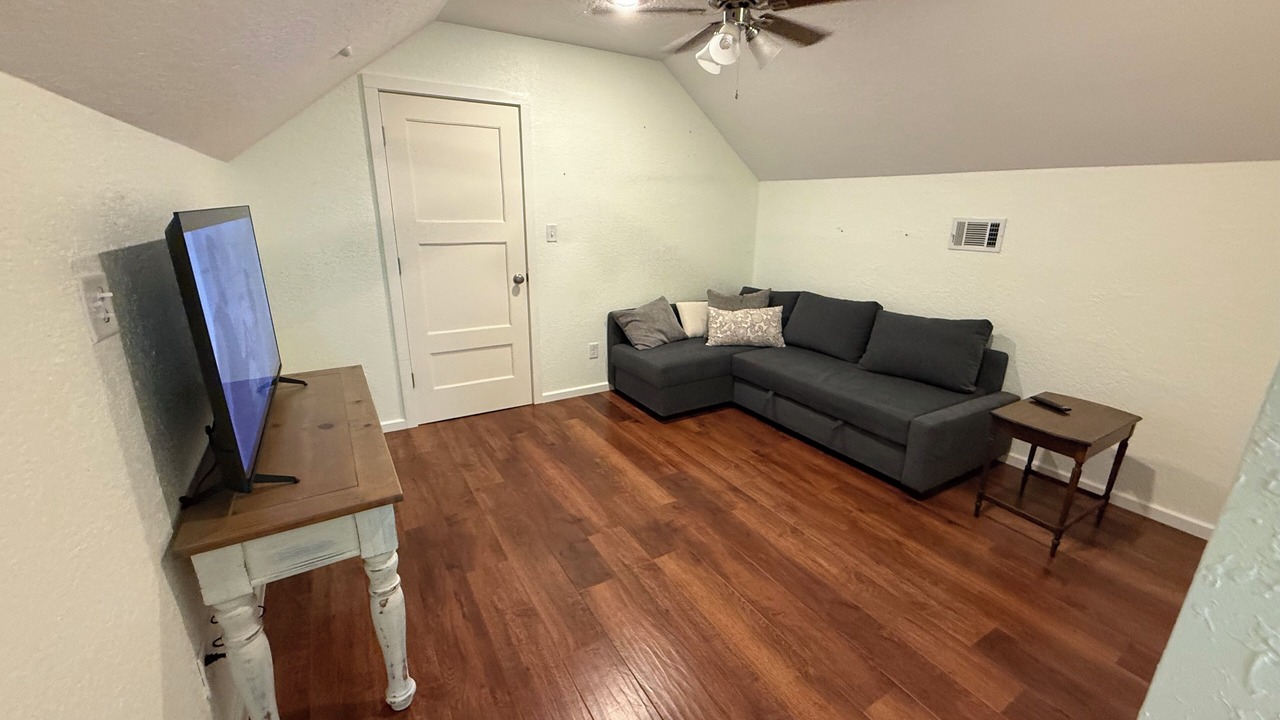 Photo of Livingroom in Eden
