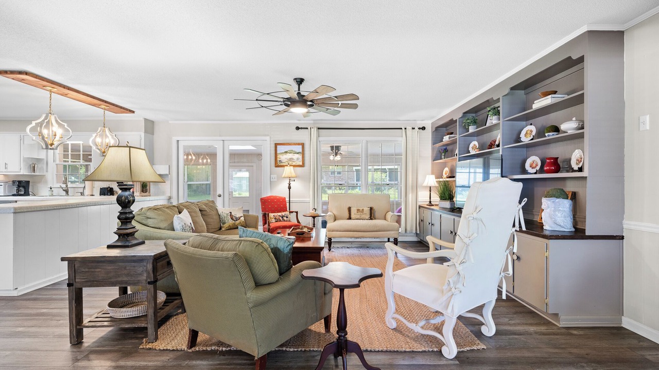 Photo of Livingroom in Valdosta