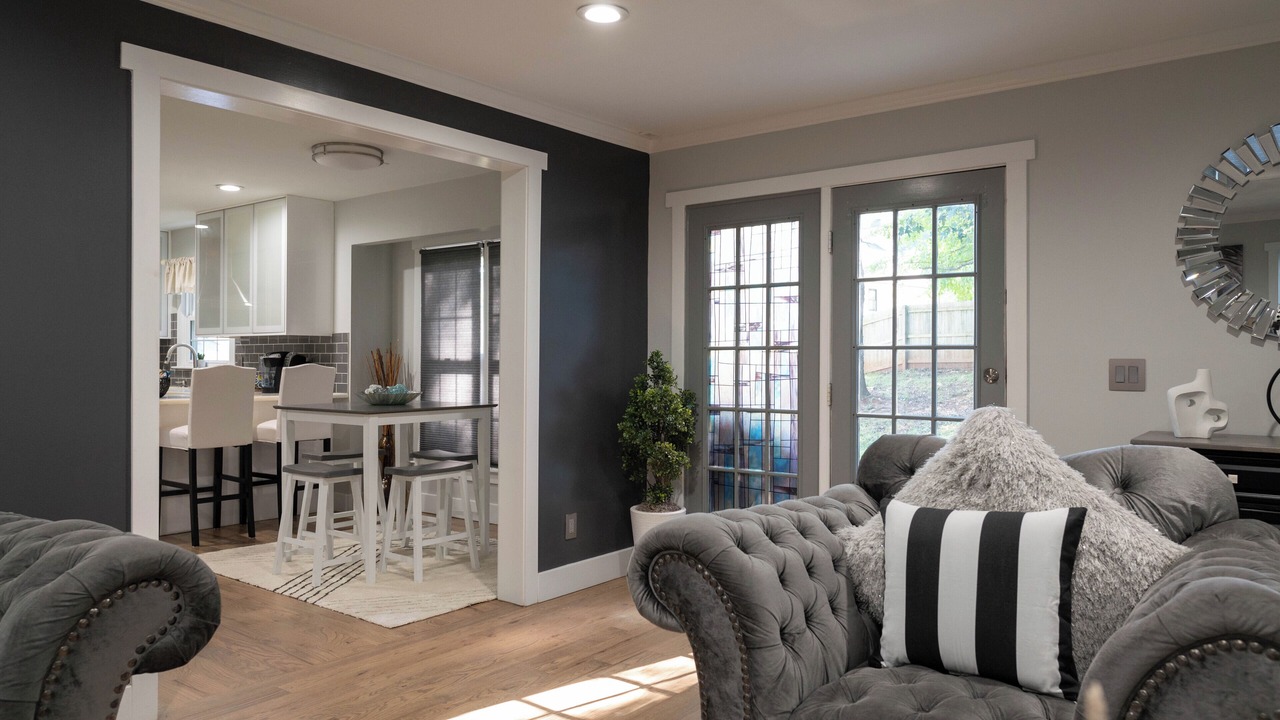 Photo of Livingroom in Matthews