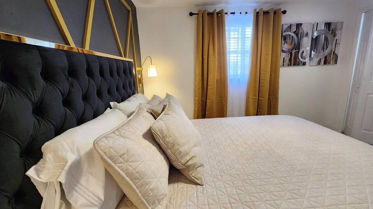 Photo of Bedroom in Fairview Shores
