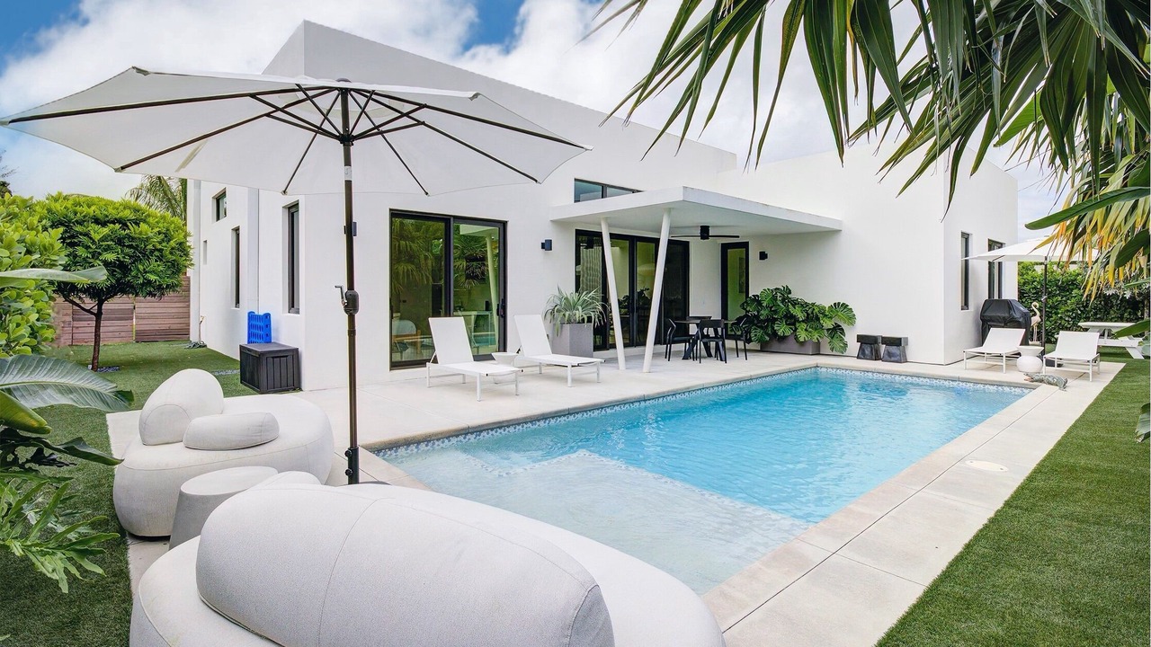 Photo of Outdoor in Tropic Palms