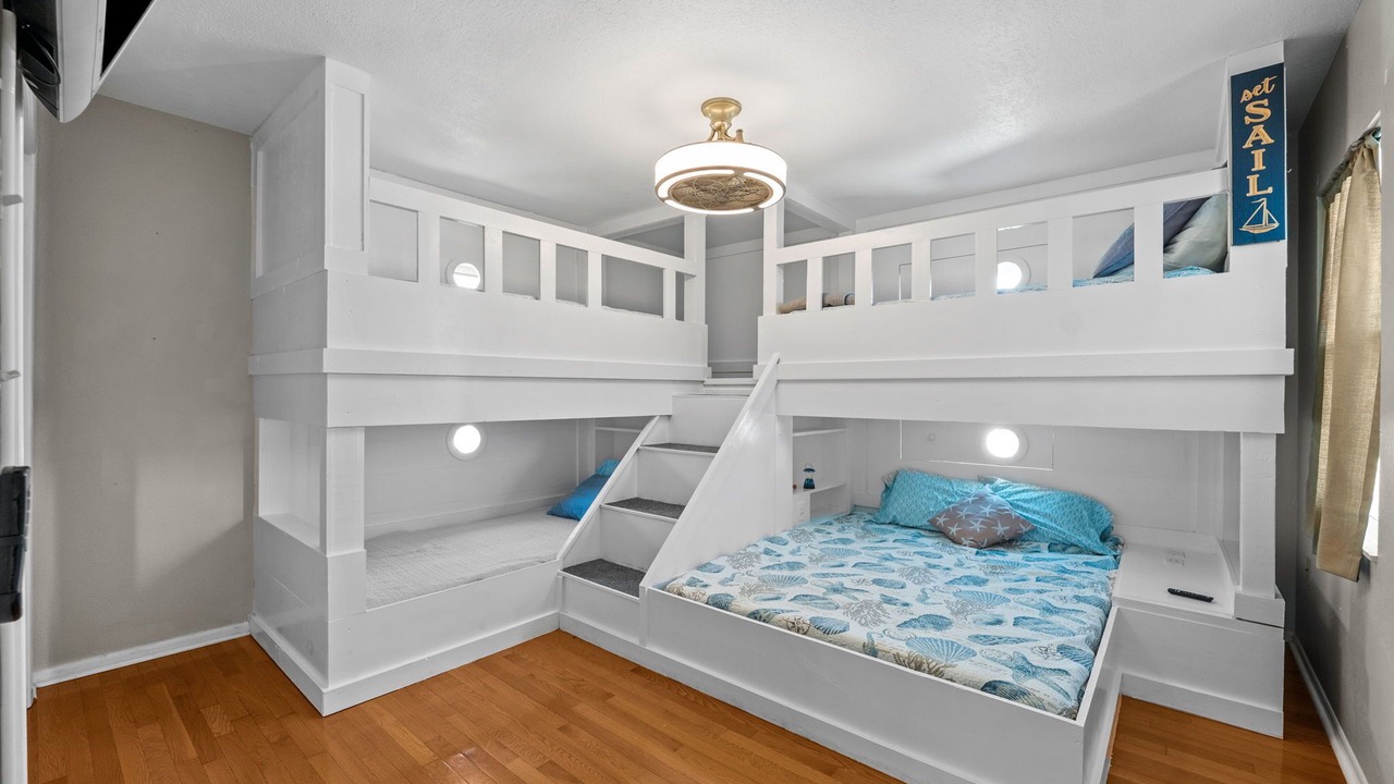 Photo of Bedroom in Madeira Beach
