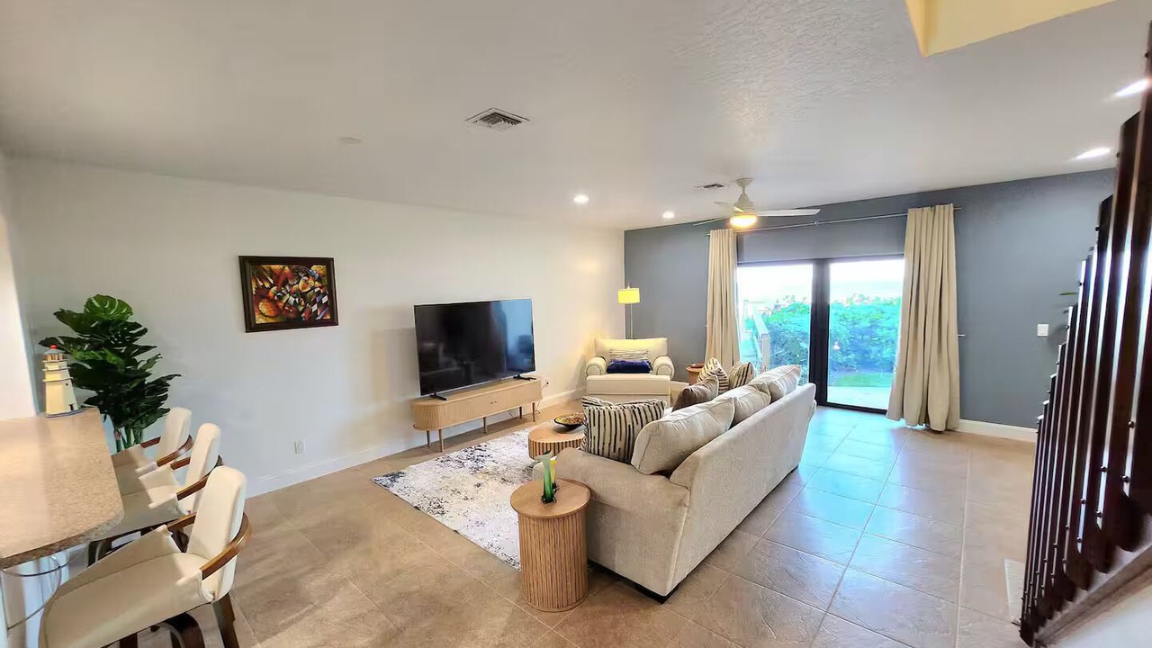Photo of Livingroom in New Melbourne Beach